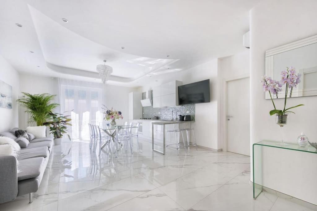Domus Delia Pescara Centro Apartment ภายนอก รูปภาพ