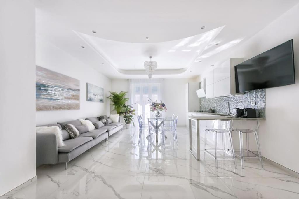 Domus Delia Pescara Centro Apartment ภายนอก รูปภาพ